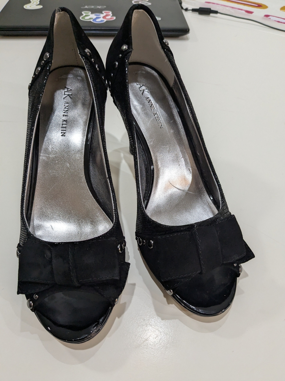 AK Anne Klein Nicolla Black Mesh Peep Toe Heels Studded Bow Pumps Size 9M